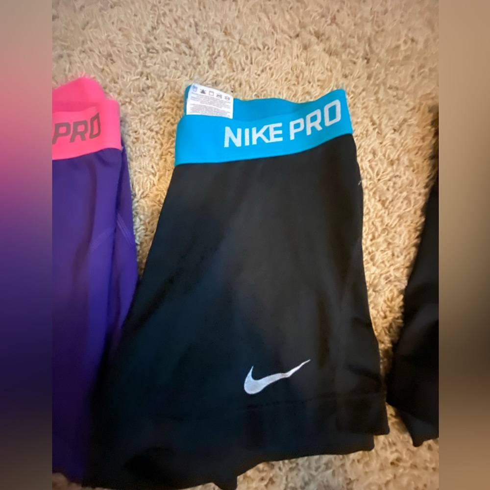 SOLD- Poshmark won’t let me delete sorry!